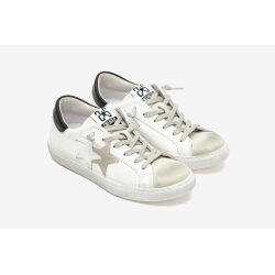 Alternative view of 2 STAR SNEAKER LOW IN PELLE BIANCA CON DETTAGLI NERO/BEIGE - EFFETTO "USED"