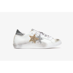 2 STAR SNEAKER LOW IN PELLE BIANCA CON DETTAGLI GHIACCIO,ORO E ARGENTO ED EFFETTO "USED"